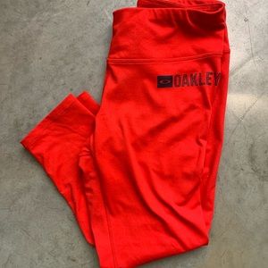 Oakley crop leggings - true Red